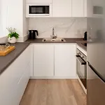 L Residences & アパート *