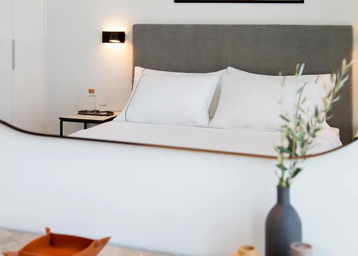 Апартаменти L Residences & *