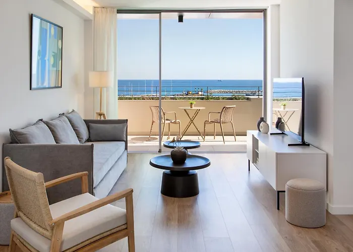 Апартаменты L Residences & *